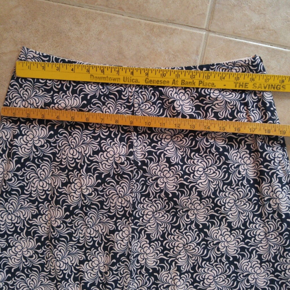 Gap - Picture 3 of 11